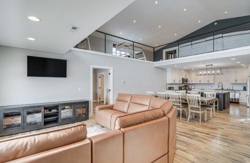 Waldron House | Patio & Fishing Pond! Modern Barndominium Near KC