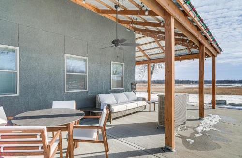Waldron House | Patio & Fishing Pond! Modern Barndominium Near KC