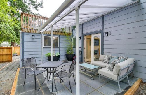 Education Hill Apartment | Patio & Grill: Dog-Friendly Redmond Getaway!
