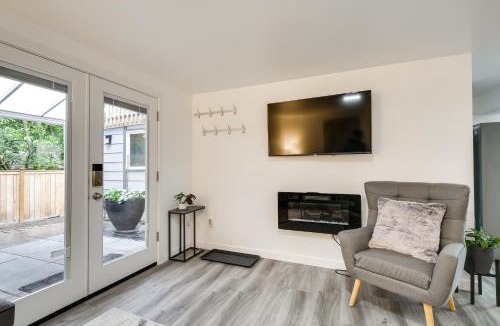 Education Hill Apartment | Patio & Grill: Dog-Friendly Redmond Getaway!