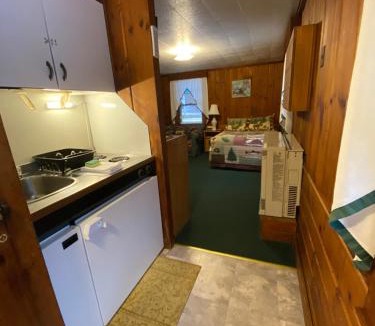 Carroll Hotel | PATIO MOTOR COURT