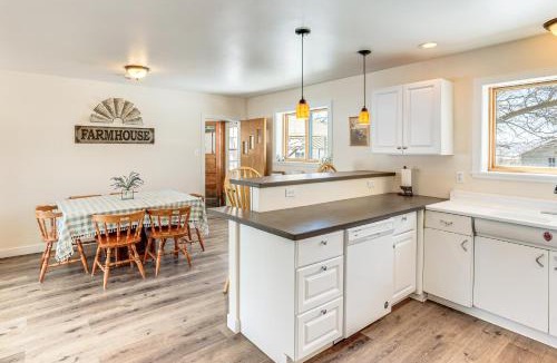 Mancos House | Patio & Mountain Views: Farmhouse in Mancos!