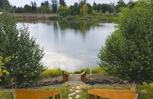 Centralia House | Patio & On-Site Fishing! Plummer Lake Escape