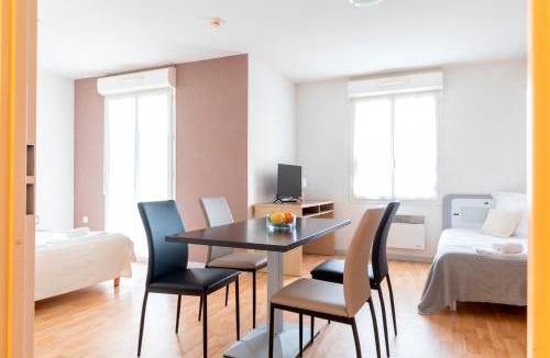 Argenton l'Eglise Apartment | Patio Parc Résidence