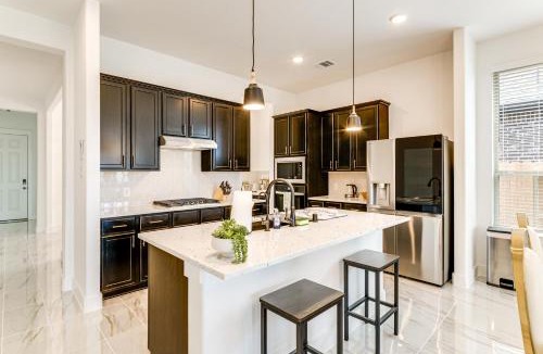Tomball House | Patio & Pool Access: Family Home in Tomball