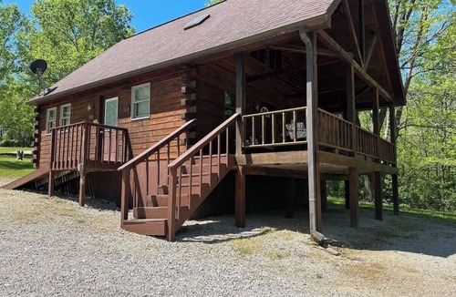 Eckerty Cabin | Patoka Lake Deluxe with Hot Tub Cabin #20 at Patoka 4 Seasons Resort