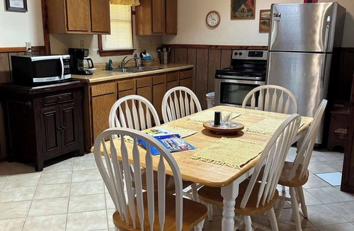 Eckerty Cabin | Patoka Lake Deluxe with Hot Tub #15 at Patoka 4 Seasons Resort