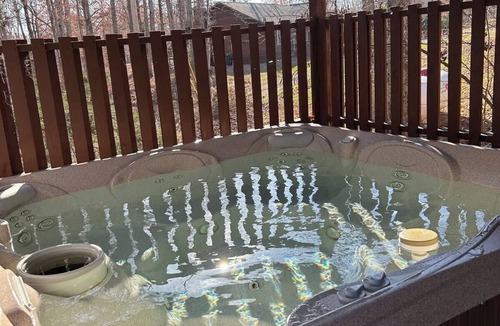 Eckerty Cabin | Patoka Lake Deluxe with Hot Tub #15 at Patoka 4 Seasons Resort