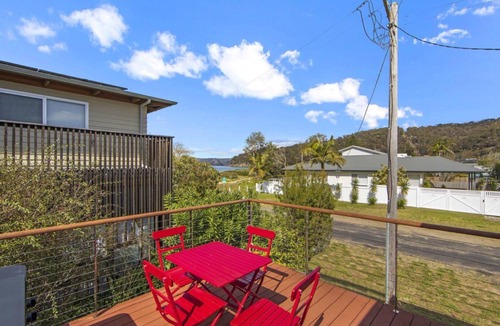 Patonga House | Patonga Corner Cottage by HolidayCo.