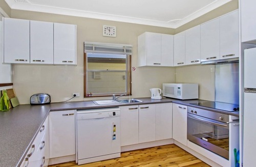 Patonga House | PATONGA SUNSET - WATERFRONT HOLIDAY HOUSE