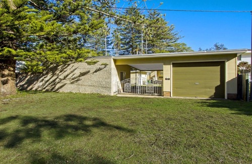 Patonga House | PATONGA SUNSET - WATERFRONT HOLIDAY HOUSE