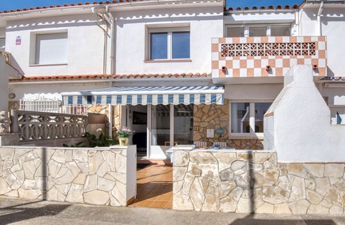 L'Escala Ski Chalet | PATRICK: Nice house in l'Escala 150 meters from Riells beach