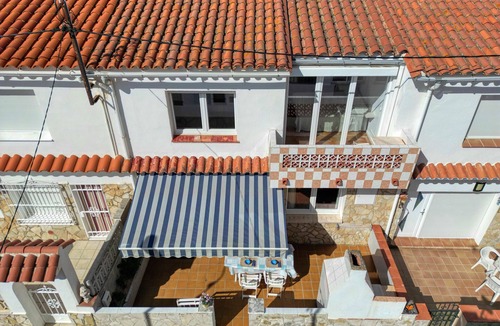 L'Escala Ski Chalet | PATRICK: Nice house in l'Escala 150 meters from Riells beach