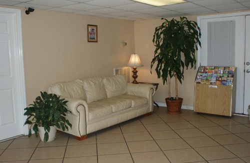 Register Hotel | Patriot Inn - Register