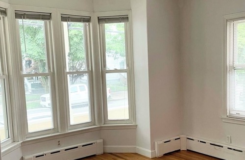 Bristol House | Patriotic Downtown Bristol!