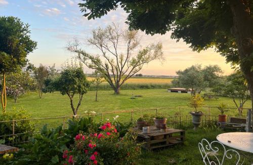 Saint-Nicolas-de-la-Grave House | Patte de velours