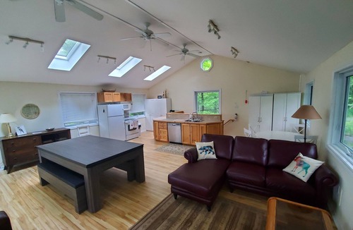 Lanark Highlands Cottage | Patterson Lake Retreat - Deerview Cottage - Waterfront