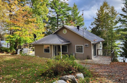 Lanark Highlands Cottage | Patterson Lake - Lakeview Cottage - Waterfront!