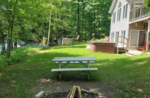 Lanark Highlands Cottage | Patterson Lake - Lakeview Cottage - Waterfront!