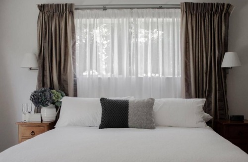 Pitone Bed & Breakfast | Patuha Rainforest Retreat