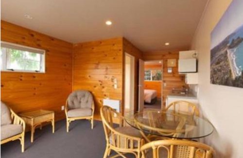 Pauanui Hotel | Pauanui Pines Motor Lodge
