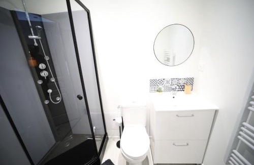 Cambrai Apartment | Paul Bert-4 studio familial