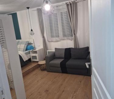 Montfavet House | PaulAngela