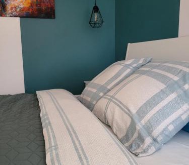 Montfavet House | PaulAngela