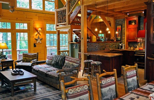 Greentown House | Paupack Lodge Near Lake Wallenpaupack and Hawley