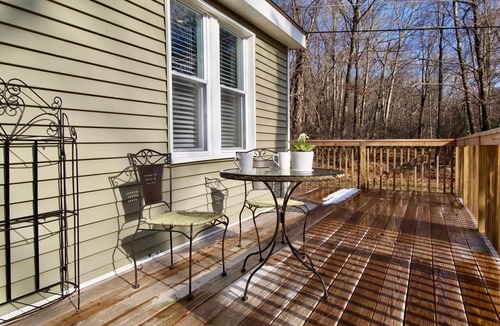 Pine Bush House | Pause and Reset. 24/7 access. Include's Entire Home. Beautiful Outdoors NY