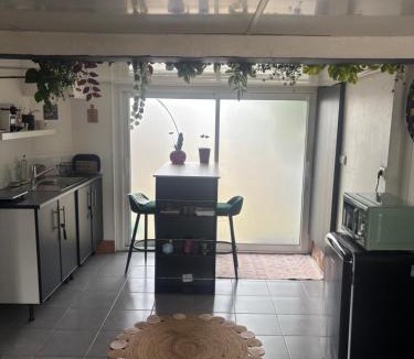 Beaulieu - Maladrerie - Saint-Paul Apartment | Pause confortable, escapade culturelle