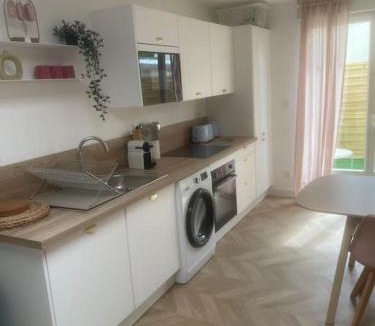 Ennevelin Apartment | Pause Nature Terracotta