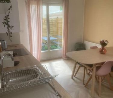 Ennevelin Apartment | Pause Nature Terracotta