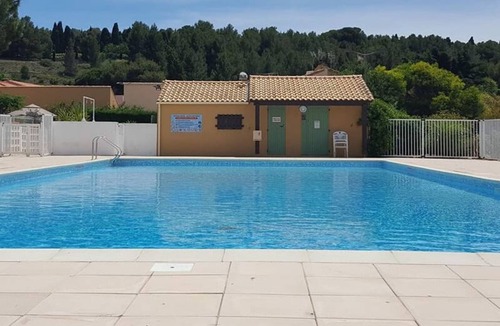 La Franqui House | Pavilion, garden & pool at la franqui