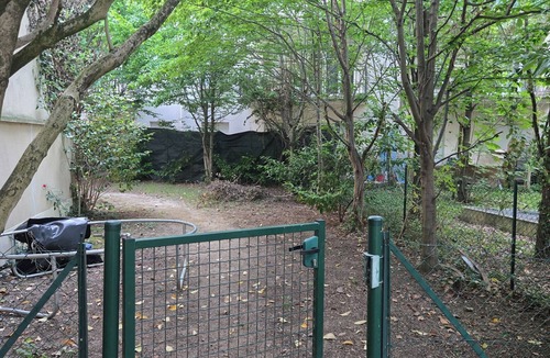 Limeil-Brevannes House | Pavilion with Tree Garden