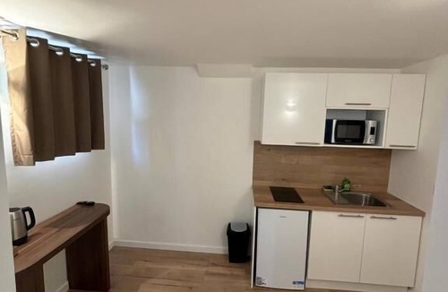 La Garenne-Colombes Hotel | Pavillon 92