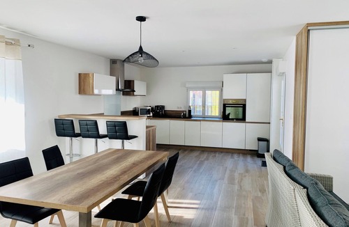 Le Wast Cabin | Pavillon a la Campagne, Disposant D'un Parc et D'un Terrain de Tennis !