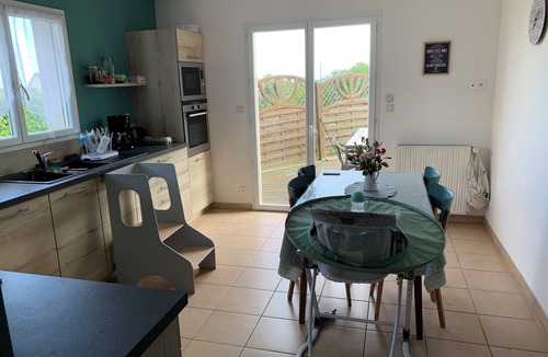 Montebourg House | Pavillon Avec Terrain