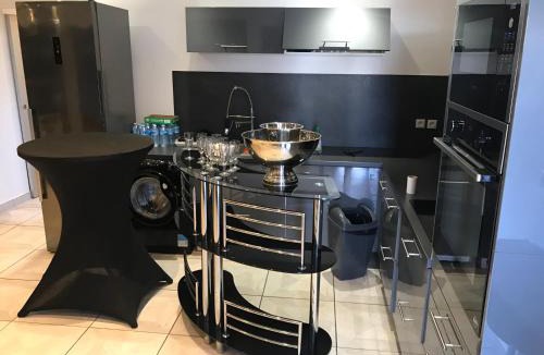 Saint-Priest Apartment | Pavillon bon enfant