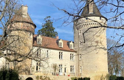 Bouesse Villa | Pavillon d’entrée du château de Bouesse