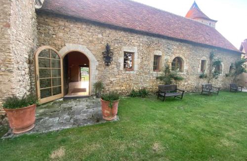 Bouesse Villa | Pavillon d’entrée du château de Bouesse