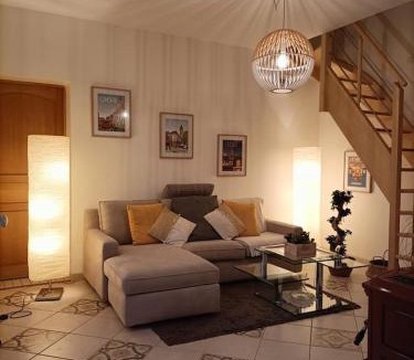 Bugnicourt House | PAVILLON DU GARDE CHASSE