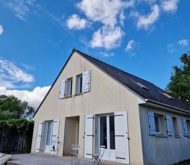 Brains-sur-Gee House | pavillon en pleine nature