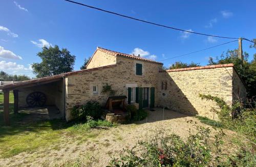 Chavagnes-les-Redoux House | Pavillon Muleterie