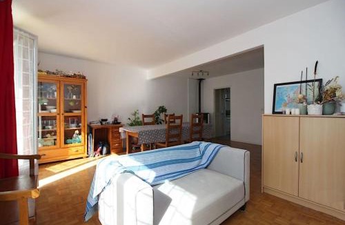 Le Mesnil-Saint-Denis House | Pavillon Racine