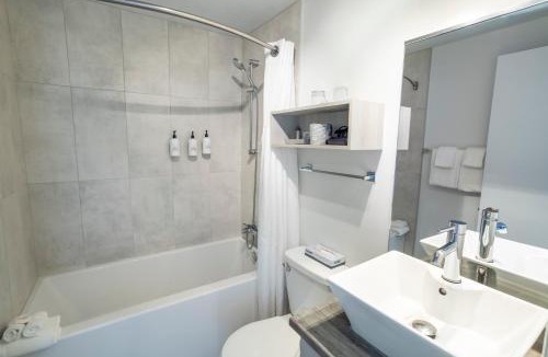 Matane Hotel | Pavillon sur Mer par Riôtel