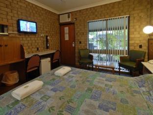 Pooraka Hotel | Pavlos Motel