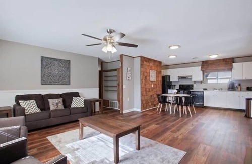 Chattanooga Apartment | Pawnee Duplex in Chattanooga, Unit 1