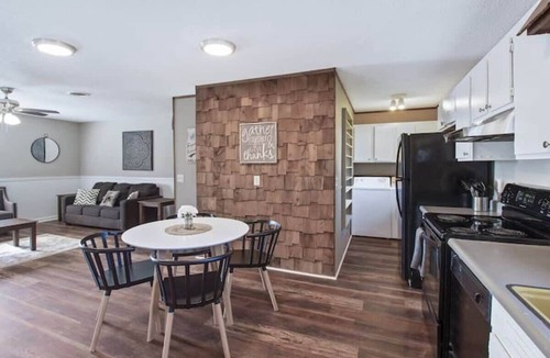 Chattanooga Apartment | Pawnee Duplex in Chattanooga, Unit 1