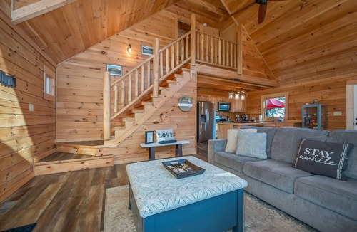 Lake Lure Cabin | Paws Awhile | Pet-Friendly Lake Lure Cabin with Mountain Views, Deck, & Easy Access to Tryon